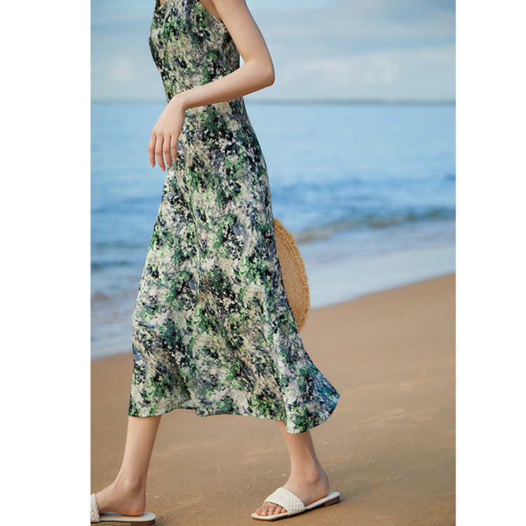 V領碎花印象派吊帶連衣裙