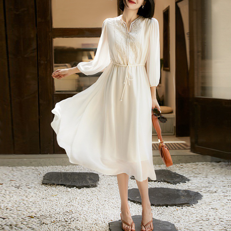 日韓刺繡飄逸桑蠶絲連衣裙（3色）