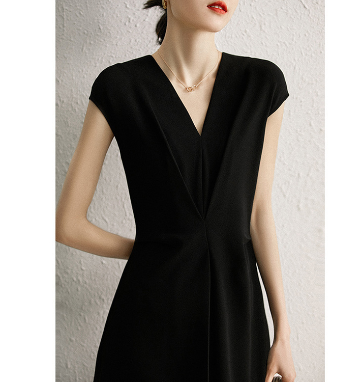 日韓修身V領經典連衣裙