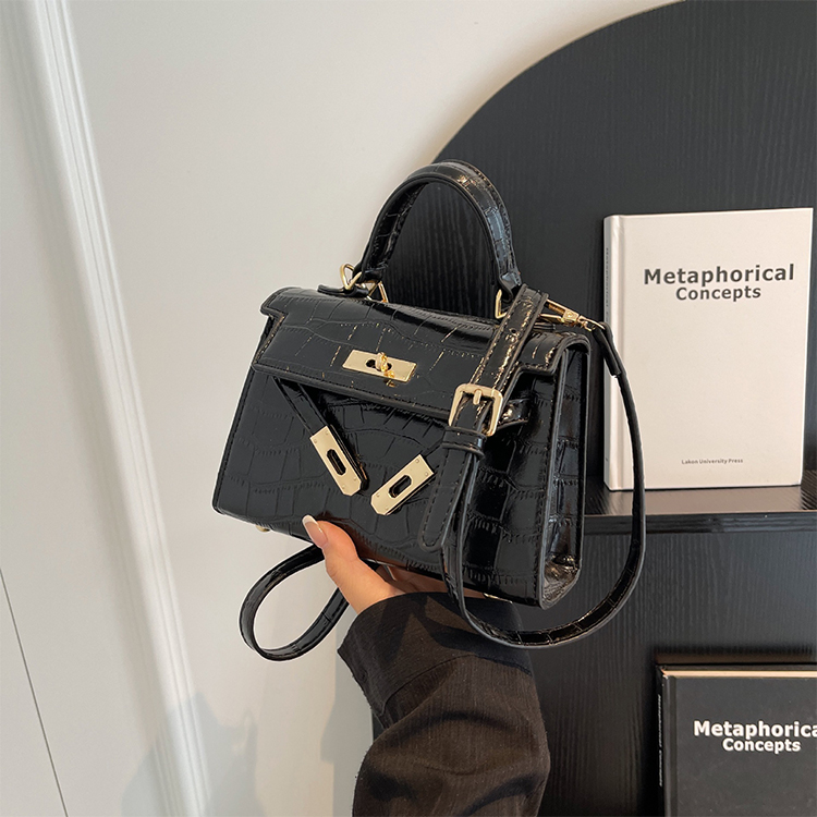 時尚百搭斜跨包小方包