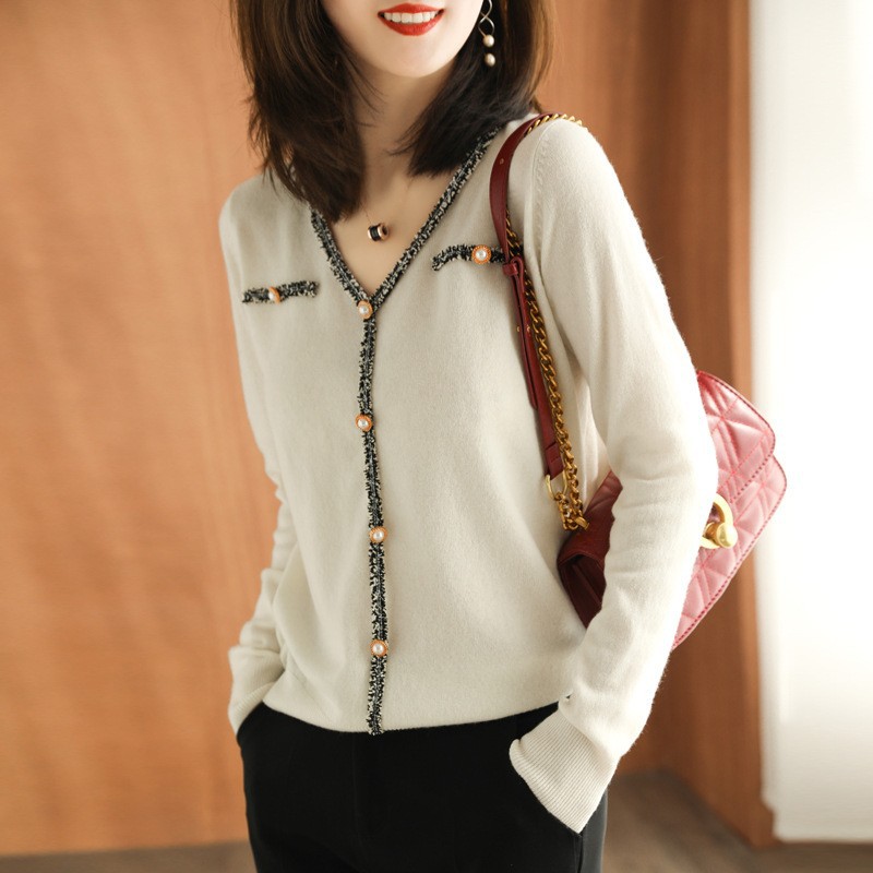 V領小香風顯瘦珍珠扣氣質針織衫