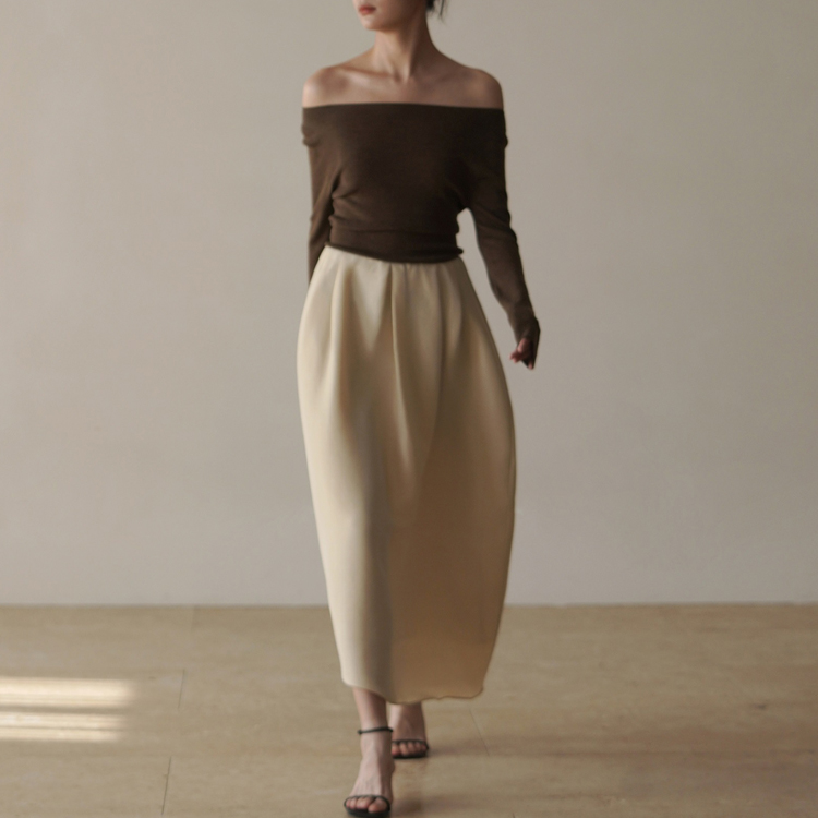 羊毛一字領露肩打底針織衫