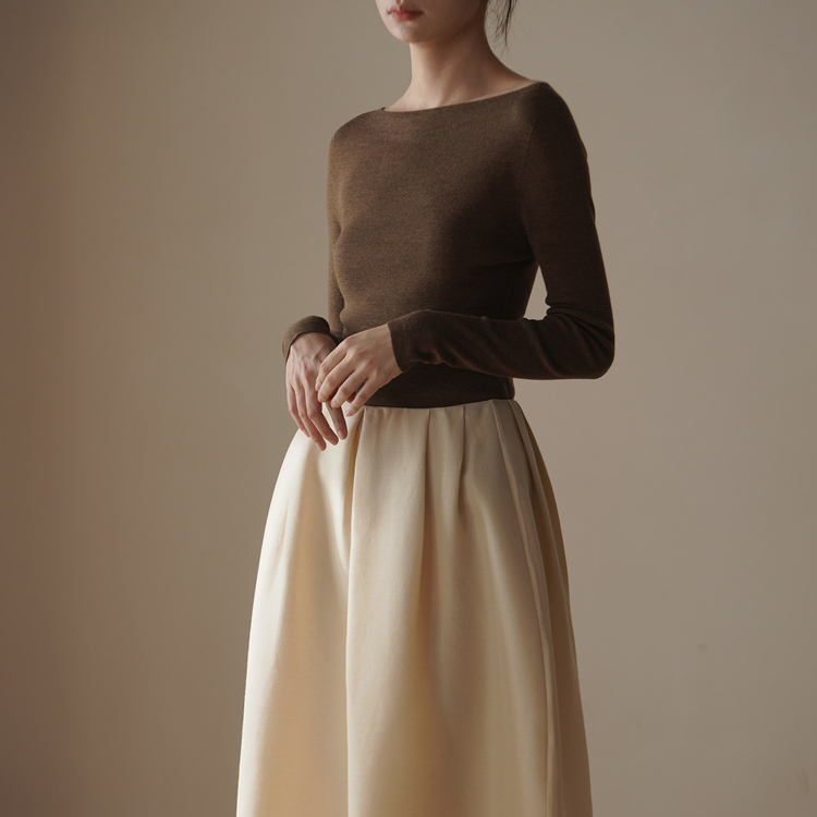 羊毛一字領露肩打底針織衫