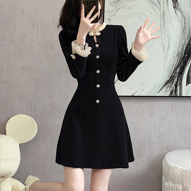 盤扣收腰拼接喇叭袖減齡連衣裙