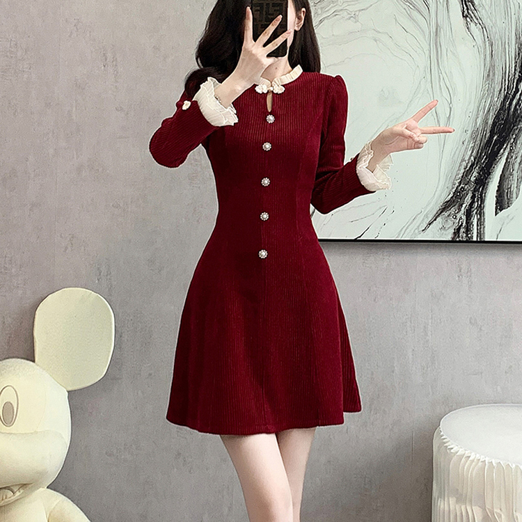 盤扣收腰拼接喇叭袖減齡連衣裙