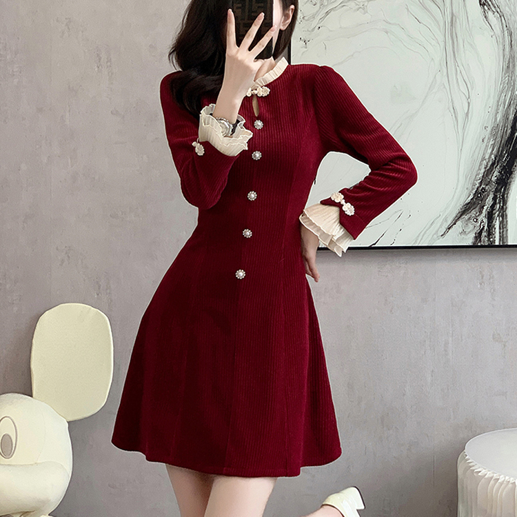 盤扣收腰拼接喇叭袖減齡連衣裙