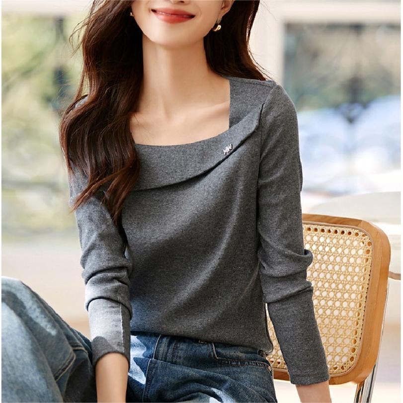 設計感純色大方領長袖打底衫