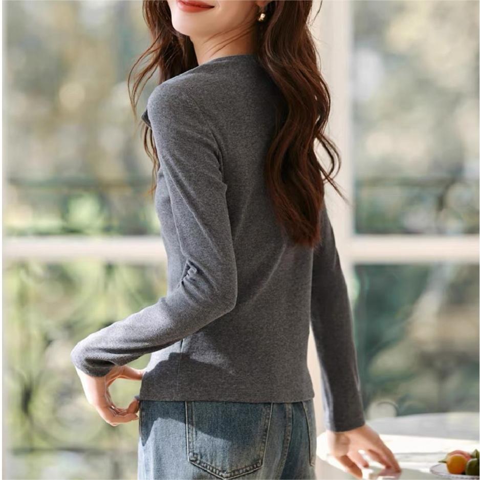 設計感純色大方領長袖打底衫