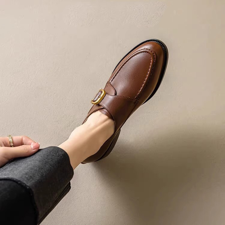 英倫風粗跟一腳蹬皮帶扣小皮鞋