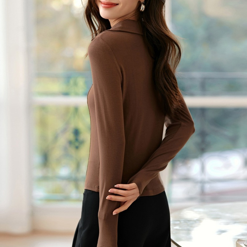 復古時尚純色翻領修身打底衫