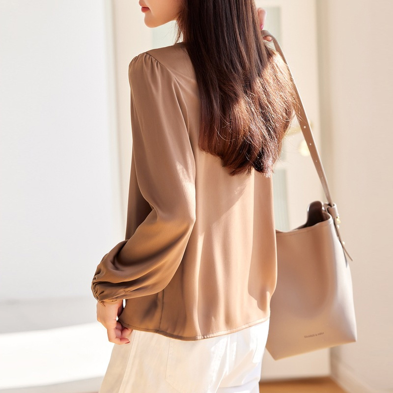 氣質簡約細褶圓領鍛面襯衫