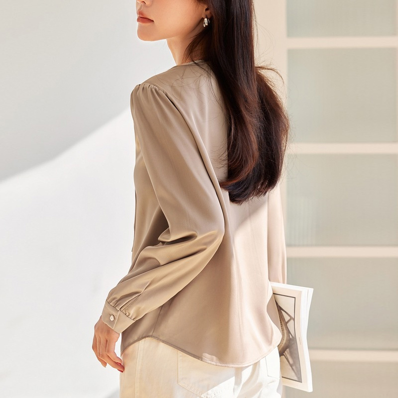 優雅復古V領泡泡袖襯衫