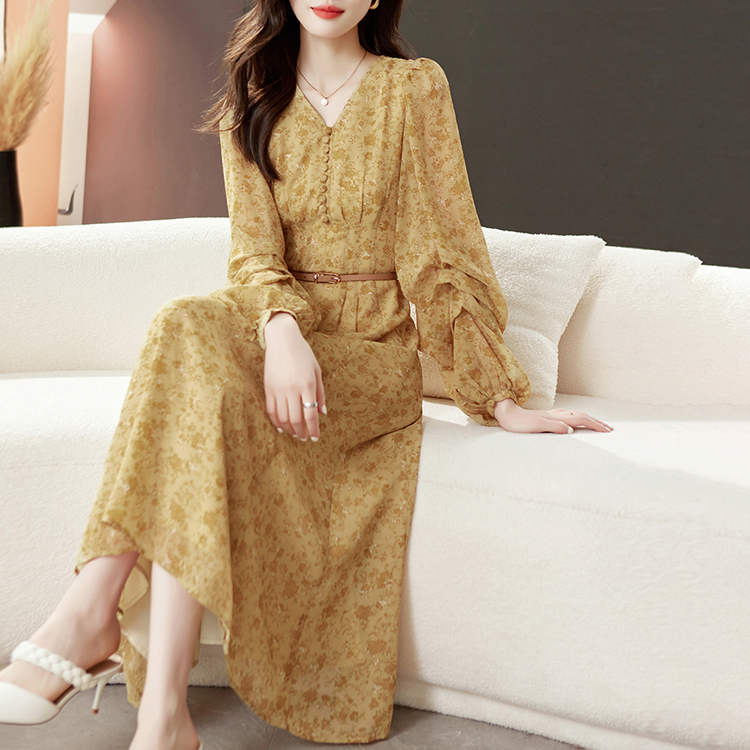 長袖碎花V領氣質連衣裙（贈腰帶）