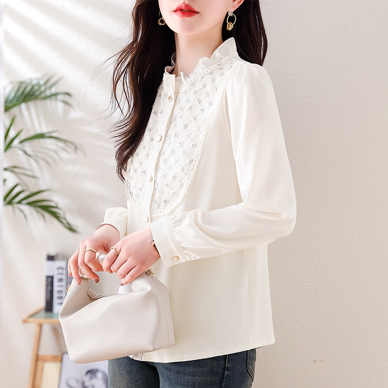 百搭木耳邊重工釘珠襯衫
