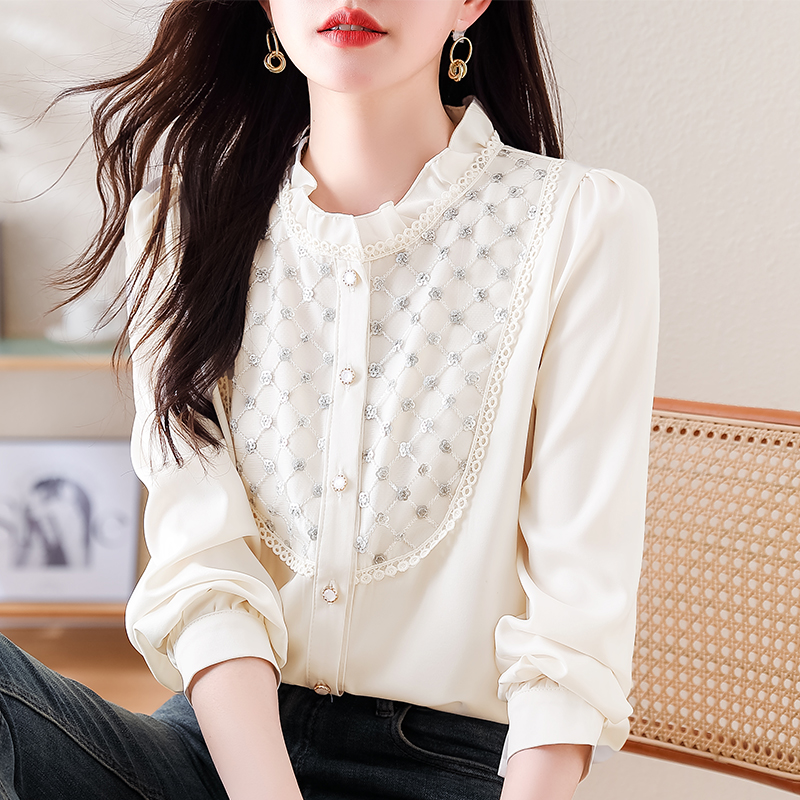 百搭木耳邊重工釘珠襯衫
