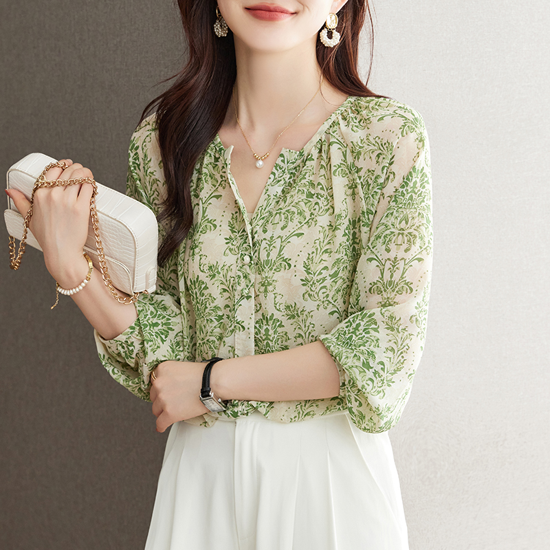 V領印花通勤雪紡抽褶襯衫