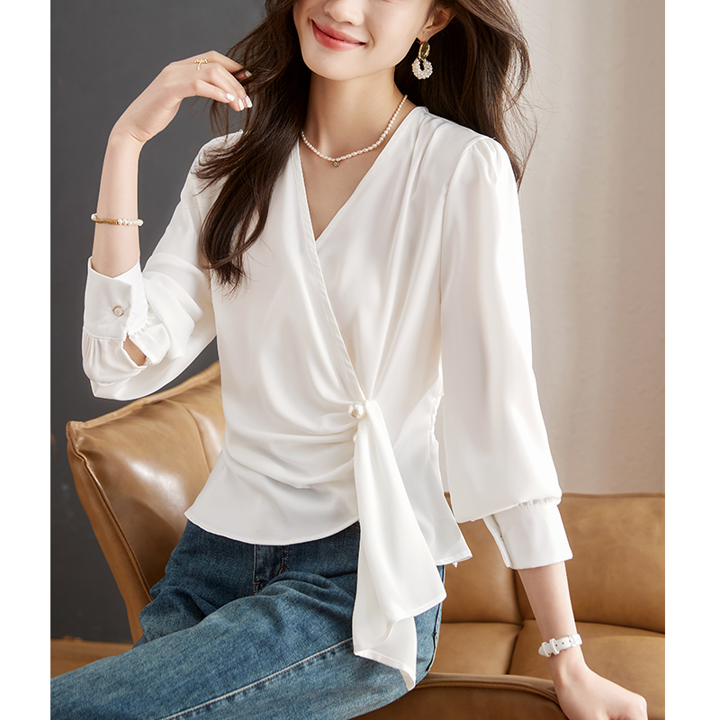 v領緞面百搭飄帶襯衫