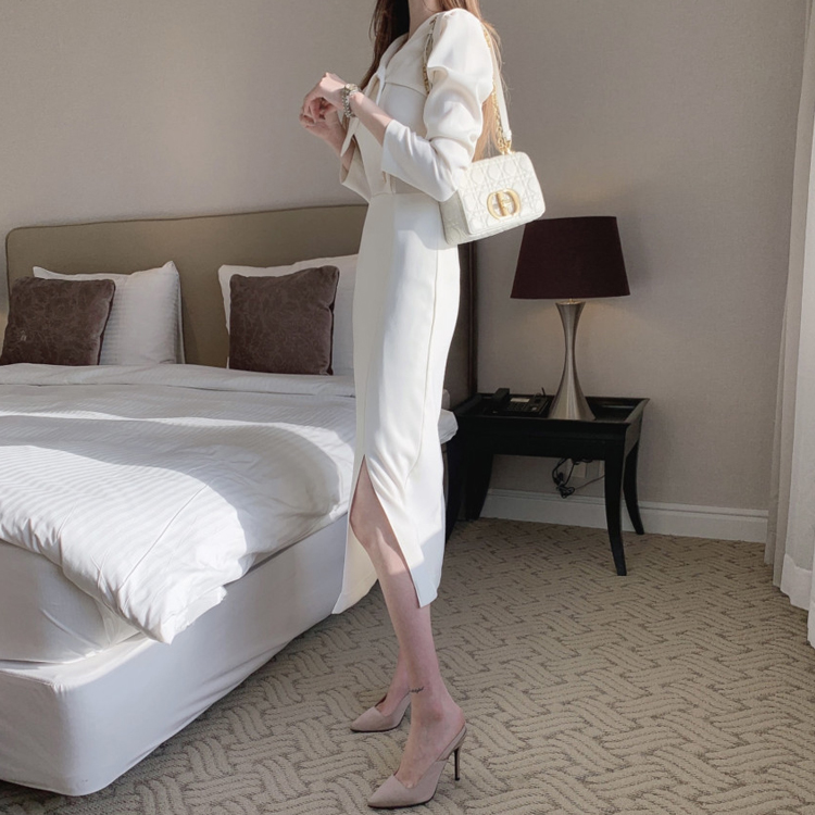 CHIC風翻領側邊繫扣包臀通勤連衣裙