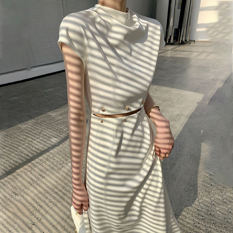 夏季法式可拆卸珠扣露腰連衣裙