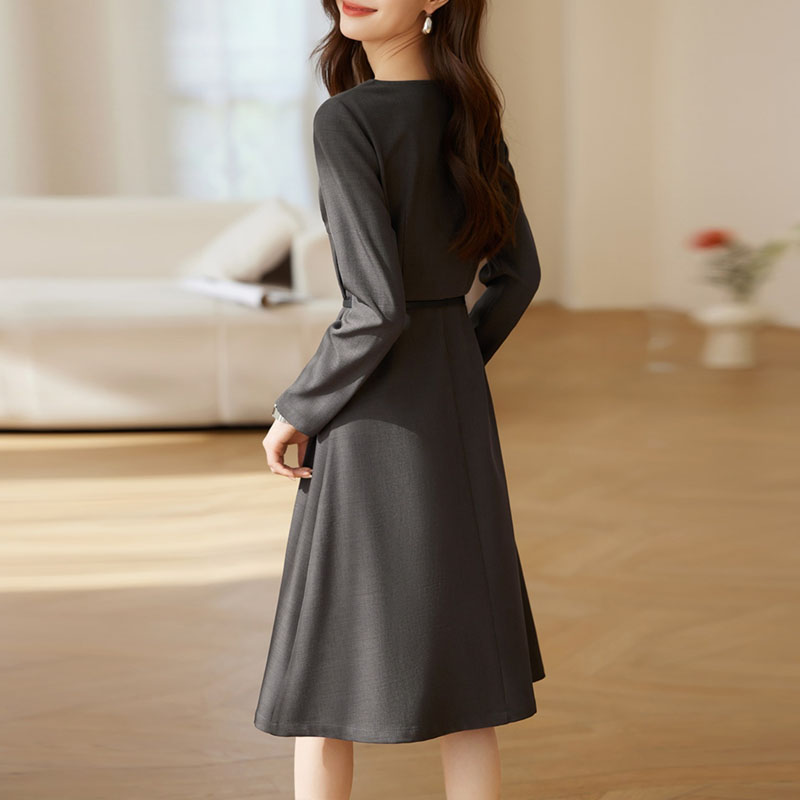 精緻純色蝴蝶結收腰連身裙