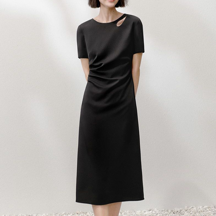 鏤空水滴領抽褶白色連衣裙