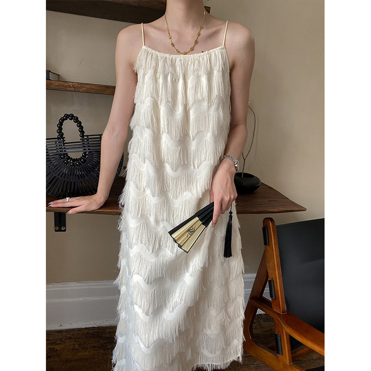 溫柔風羽毛流蘇顯瘦吊帶連衣裙