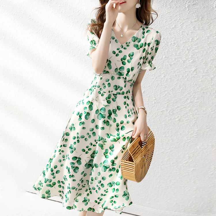 夏季泡泡袖碎花釘鑽連衣裙