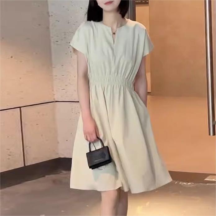 法式純色小V領收腰連身裙