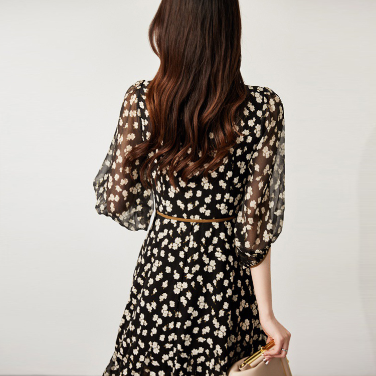 V領碎花七分袖圍裹印象派連衣裙