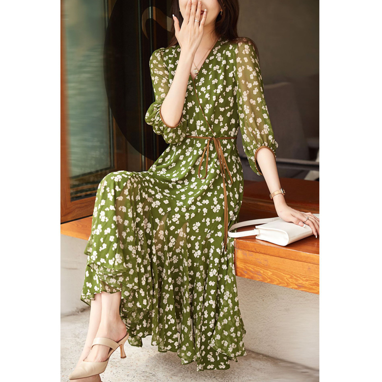V領碎花七分袖圍裹印象派連衣裙