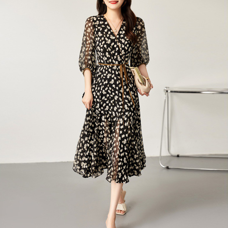 V領碎花七分袖圍裹印象派連衣裙