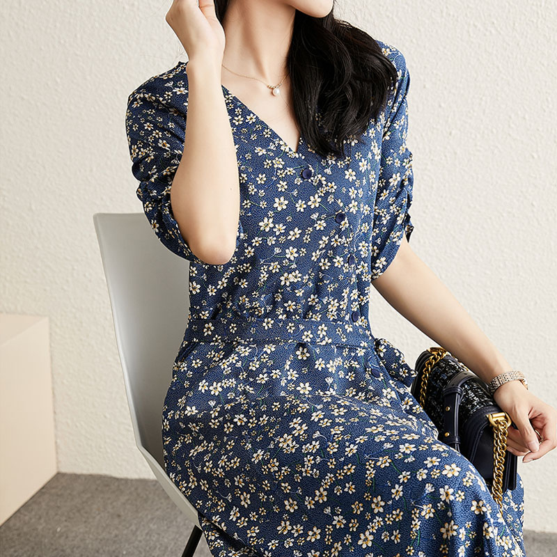 法式V領碎花茶歇連身裙