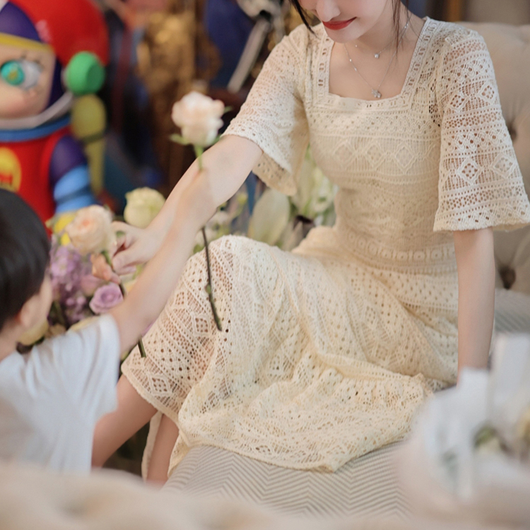 【夢遊仙境】復古法式方領氣質修身連衣裙