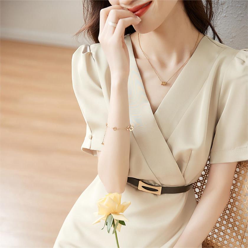 簡約淑女V領收腰連身裙