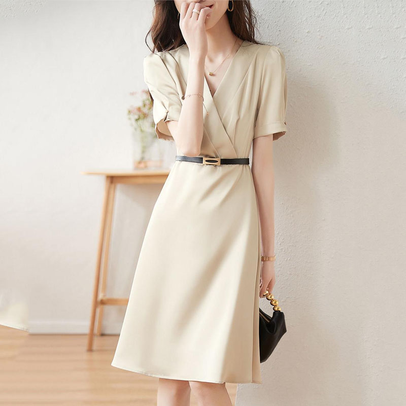 簡約淑女V領收腰連身裙