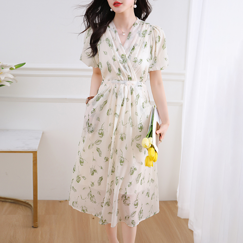 文藝桔梗碎花V領收腰短袖連身裙