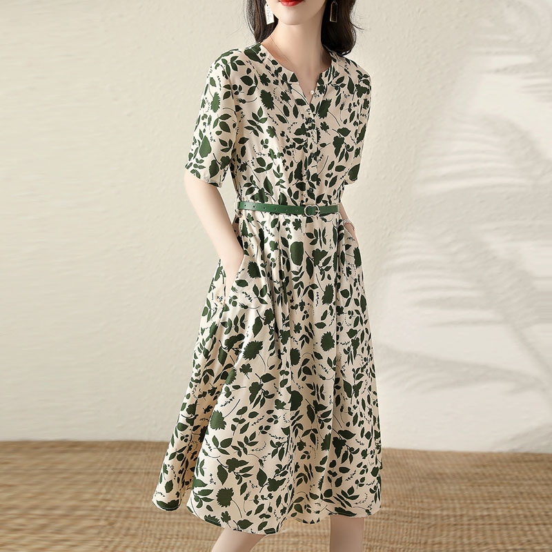 氣質V領收腰碎花連身裙