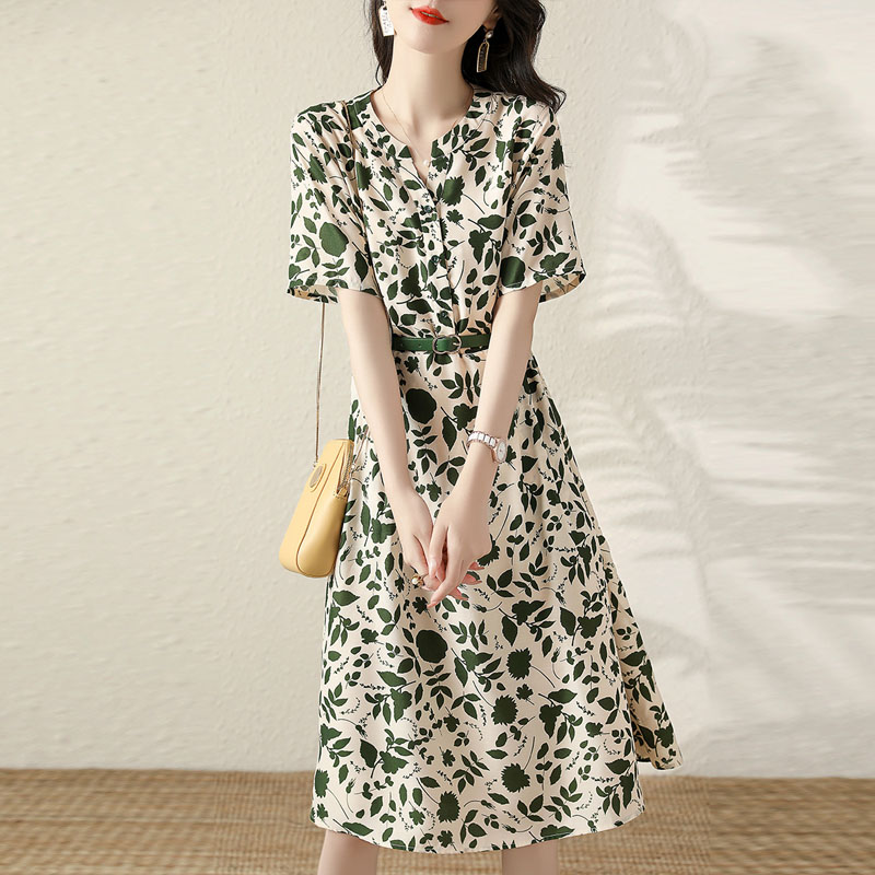 氣質V領收腰碎花連身裙