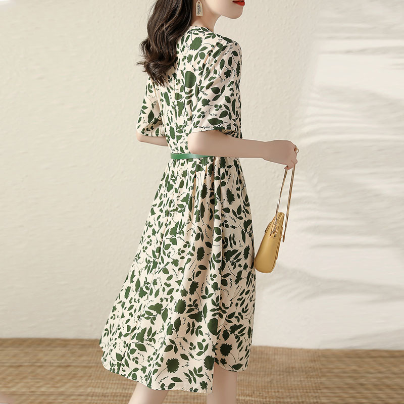 氣質V領收腰碎花連身裙