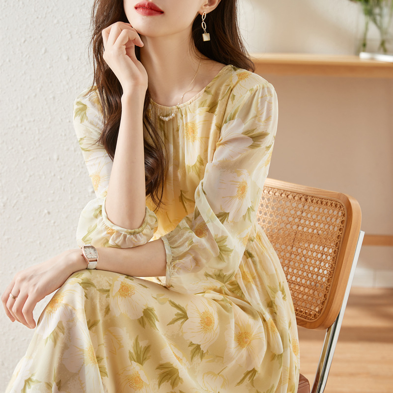 茶歇收腰印花長袖連身裙