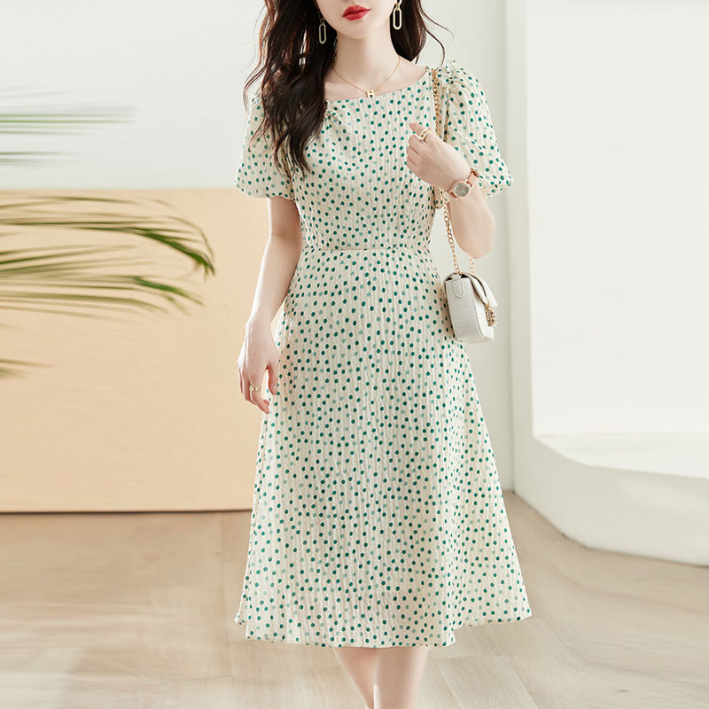 設計感波點泡泡袖高腰A字洋裝