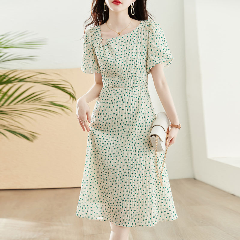設計感波點泡泡袖高腰A字洋裝