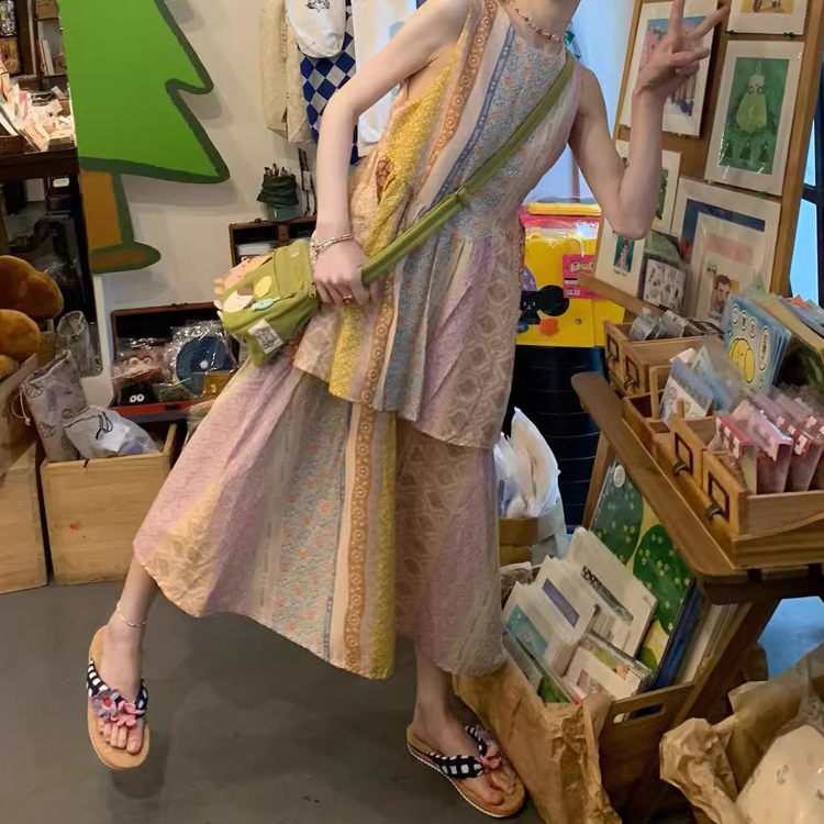 夏季民族風碎花彩色慵懶套裝