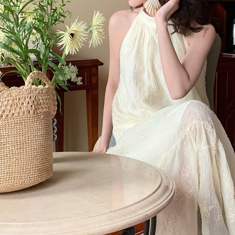 夏季無袖掛脖蕾絲連衣裙