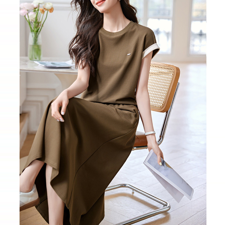 撞色後背開叉T恤+百褶半裙套裝