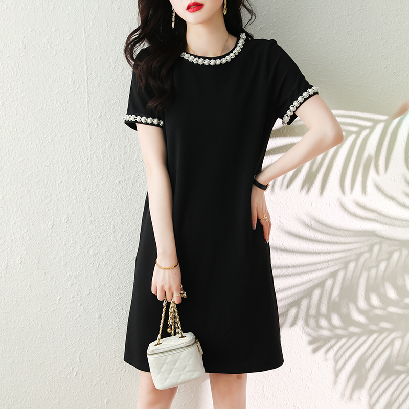 夏季手工釘珠花朵小黑裙