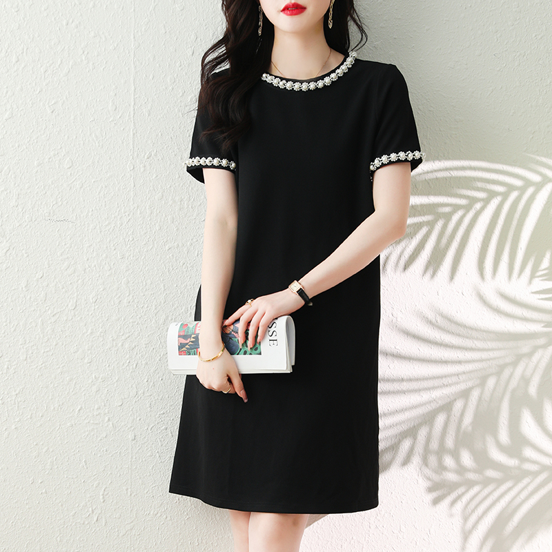 夏季手工釘珠花朵小黑裙