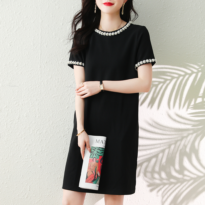 夏季手工釘珠花朵小黑裙