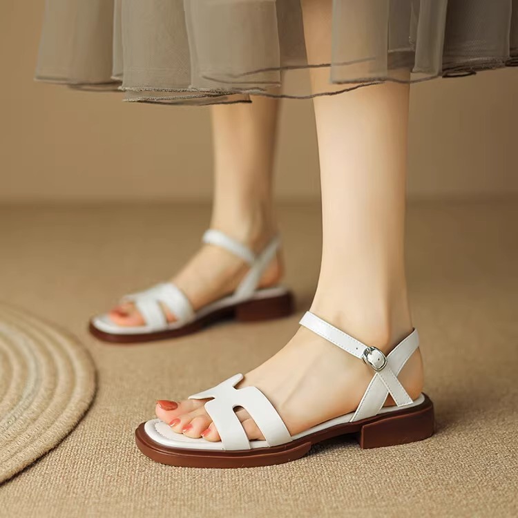 夏季粗跟百搭通勤軟皮涼鞋