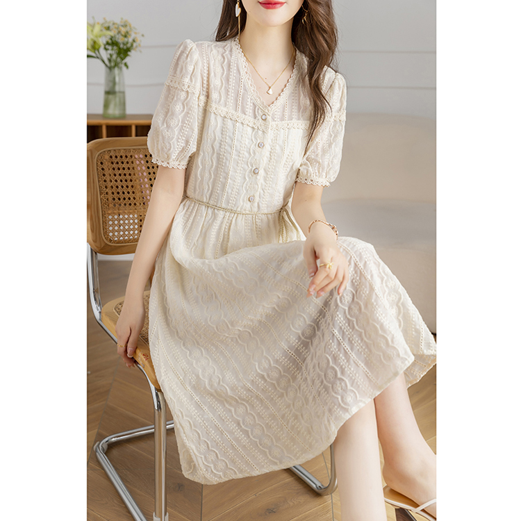 夏季V領收腰中長款蕾絲連衣裙